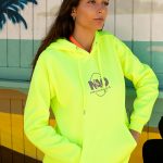 sudadera amarilla