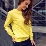 sudadera amarilla