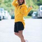sudadera amarilla