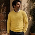 sudadera amarilla