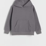 sudadera gris