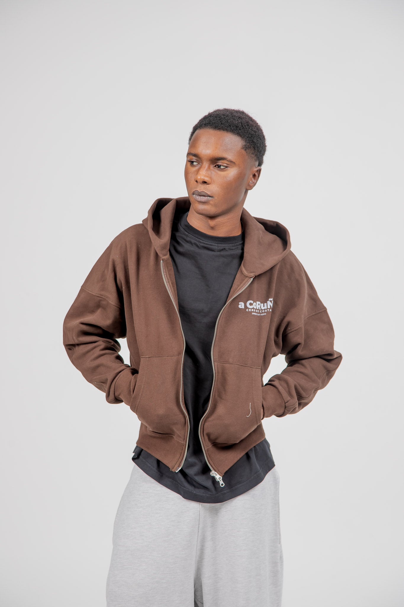 sudadera-marron-853dat.jpg sudadera marron - Imagen 1