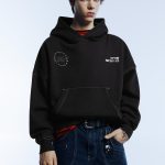 sudadera negra