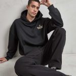 sudadera negra