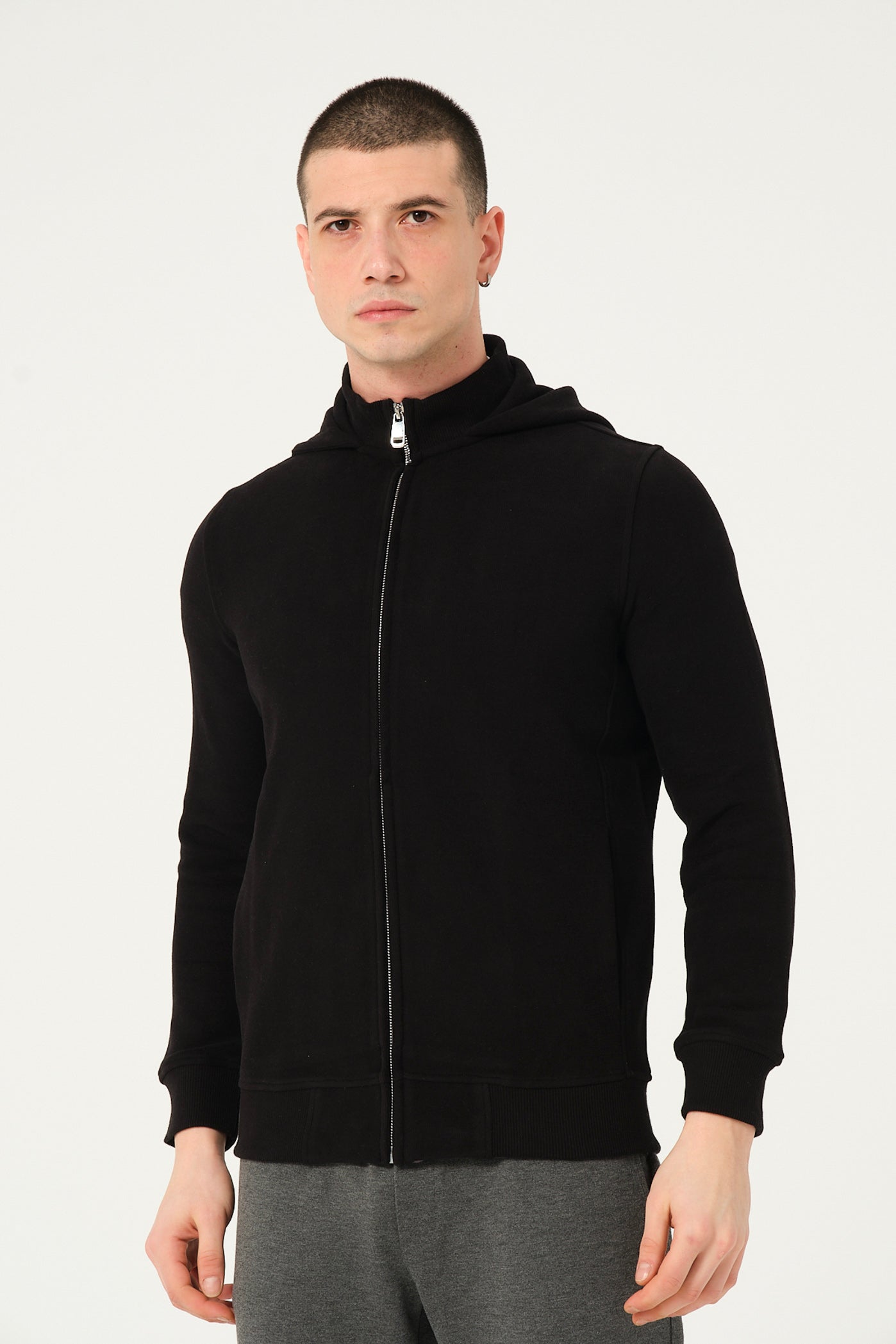 sudadera-negra-hombre-457yxs.jpg sudadera negra hombre - Imagen 1