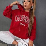sudadera roja mujer