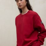 sudadera roja mujer